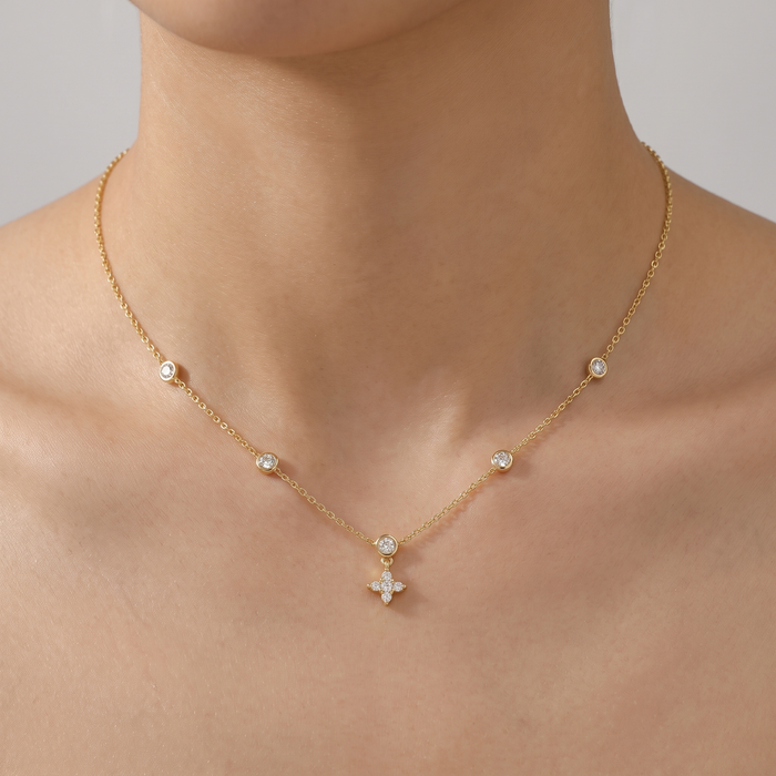 Clair de Fleur Halskette von VÉORA – 925 Sterling Silber, 18K vergoldet – Ansicht 4