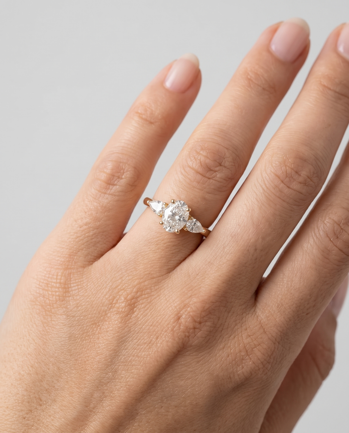 Étoile Claire Ring in Gold – VÉORA