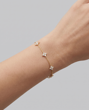 Fleur Mini Armband von VÉORA – 925 Sterling Silber, 18K vergoldet – Ansicht 1