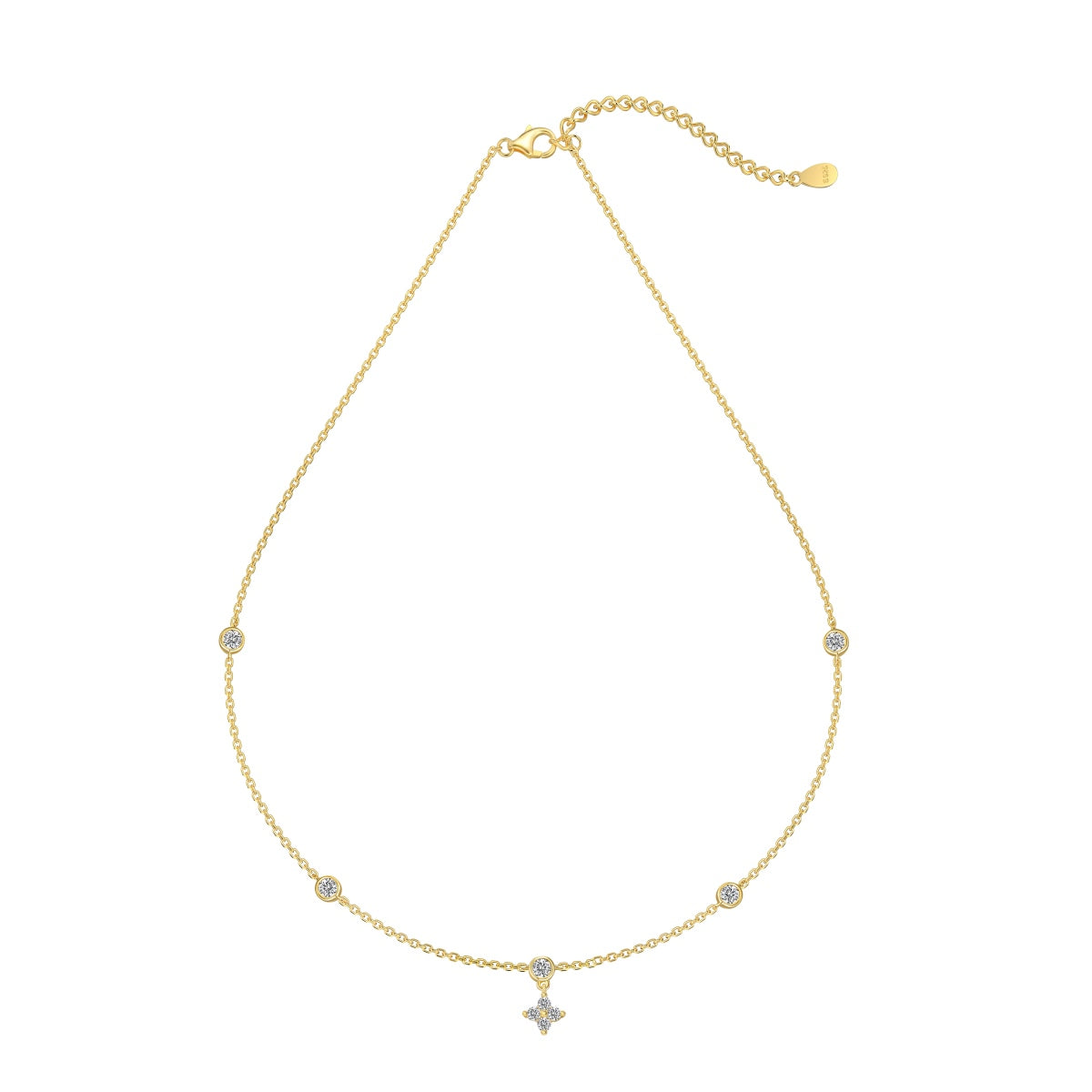 Goldene VÉORA-Halskette – Seitenansicht mit Verschluss. Clair de Fleur Halskette von VÉORA – luxuriöser Schmuck aus 925 Silber mit 18K Vergoldung – Kollektion Fleur de Lumière Mid Summer 25 – fotografiert auf hellem Untergrund.