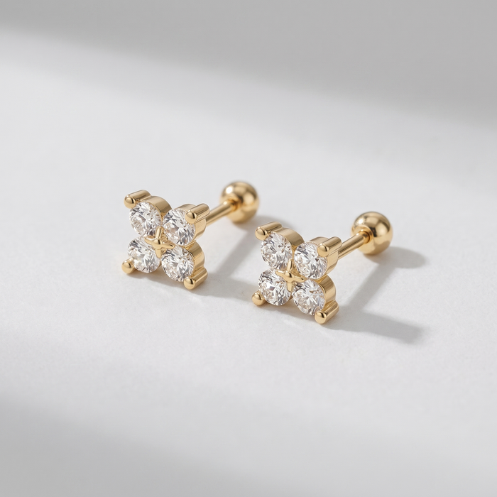 Petite Fleur Ohrringe von VÉORA – 925 Sterling Silber, 18K vergoldet – Ansicht 3