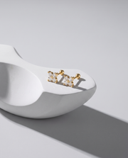 Petite Fleur Ohrringe von VÉORA – 925 Sterling Silber, 18K vergoldet – Ansicht 5